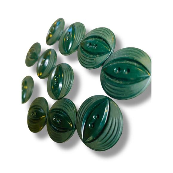 Lot of 11 Midcentury Buttons Assorted Dark Green Plastic Styles Craft Sew 1" - Picture 4 of 7